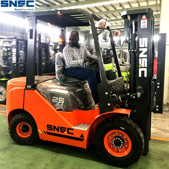 2ton Nissan Engine LPG Gasoline Paper Roll Clamp Forklift