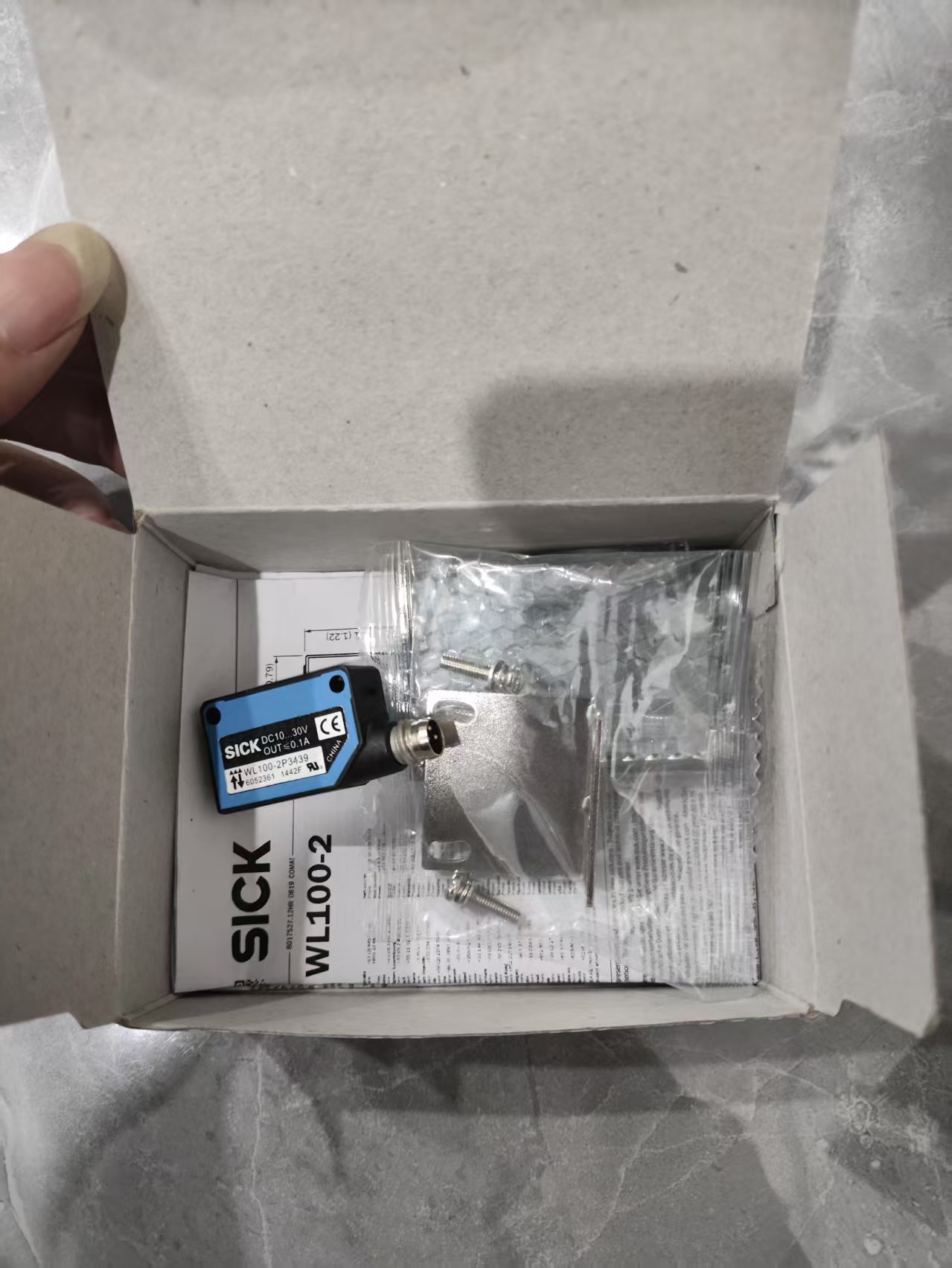 China SICK WL100-2P3439 Miniature Reflective Photoelectric Sensor IP67 100mA wholesale