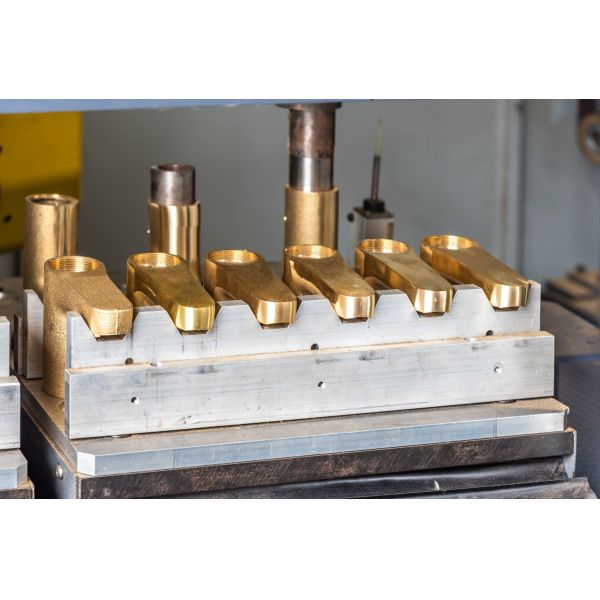 Full Digital Control Automatic Grinding Machine Robot Operation For Faucet