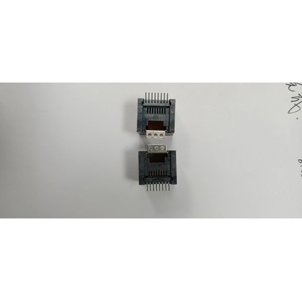 Single Port Shielded SMT RJ45 Connector R / A 50 U" Gold Plating Contact Terminal