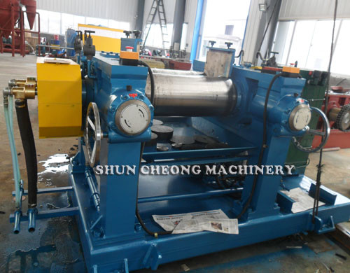 Compact Structure Rubber Mixing Machine , Open Two Roll Mixing Mill 10"