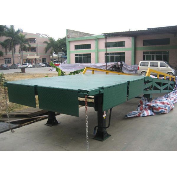 Q235B Three Side 10 Tons Mobile Dock Ramp For Container Loading