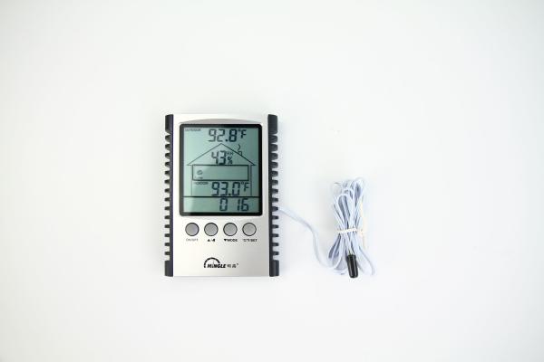 Quality 12 Months Battery Life Indoor Outdoor Thermometer Weather Station Mold Indicator Clock for sale