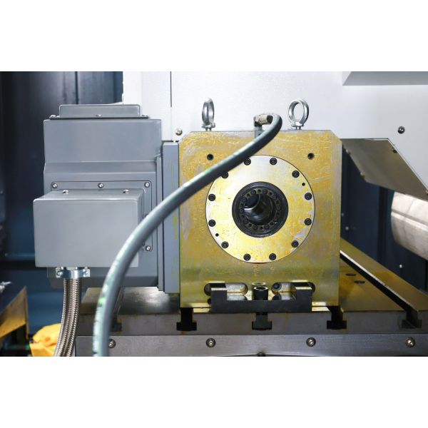 VMC1160 CNC Vertical Milling Center Machine With 3 Axis 4 Axis 5 Axis