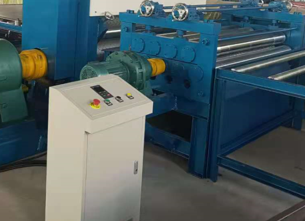 Leveling machine of metal embossing