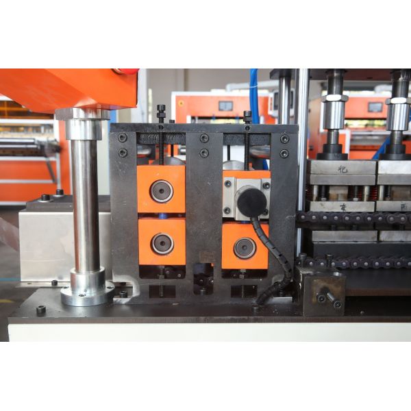 220V / 380V Pocket Filter Making Machine Electric Inner Frame Clinching Machine