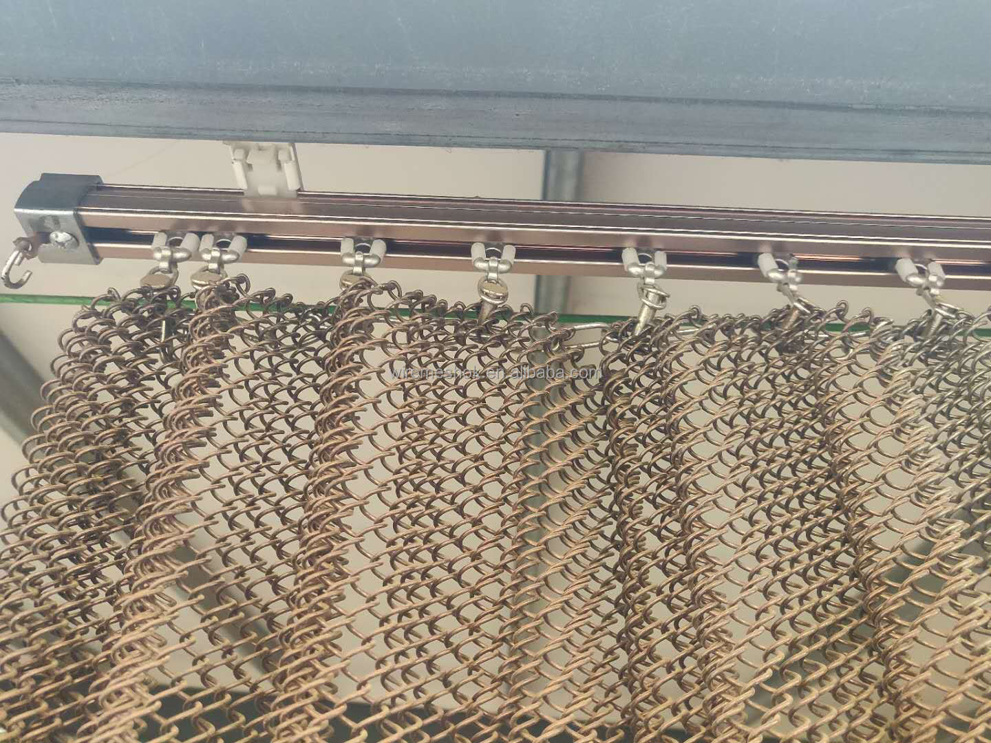 Sample Customization Black Color Metal Curtain Net for Restaurant Lounge Partition Decorative Chain Link Fence Mesh