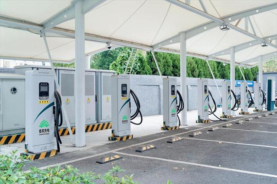 Full drive new energy mining vehicle with a load capacity of over 100 tons