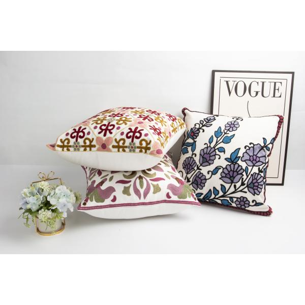 18*18inch Customized Pattern Decor Pillows Classic Design Full Cover Towel Embossed Embroidery Pillows for Living Room