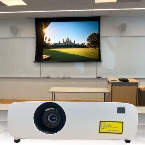 China 5500 Lumens Business Meeting Room Projection 3LCD Laser Projector wholesale