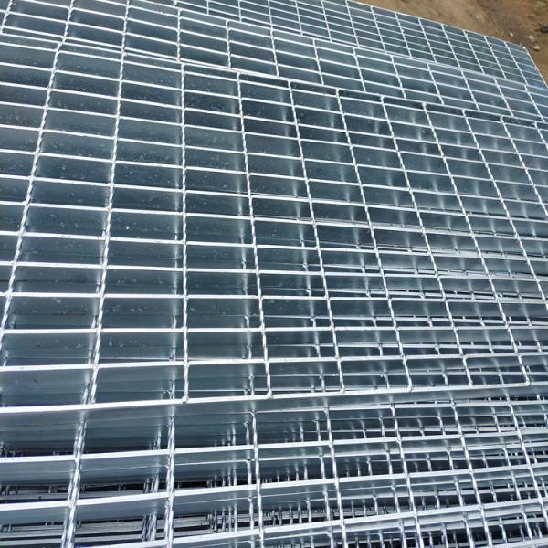 Anti Corrosion Industrial Steel Grating Anti Slip Stair Step Galvanized