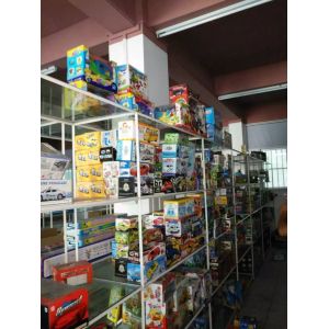 Sample Toys Miscellaneous, many quantities sold by weight price