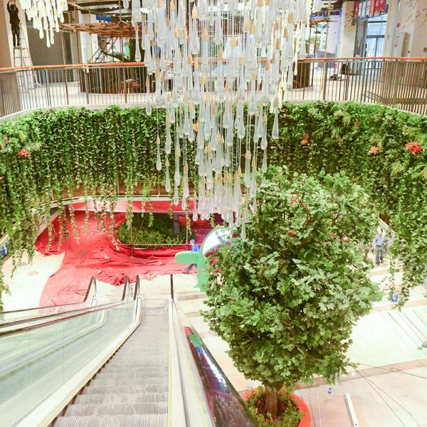Durable Lifelike Artificial Plant Wall For Store Long Term Life Time