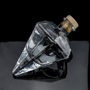 China Glass Whiskey Bottle 700ml with Unique Diamond Shape and Customized Logo wholesale