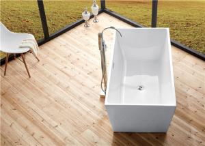 China Seamless Acrylic Square Freestanding Bathtub With Pop - Up Drainer Durable wholesale