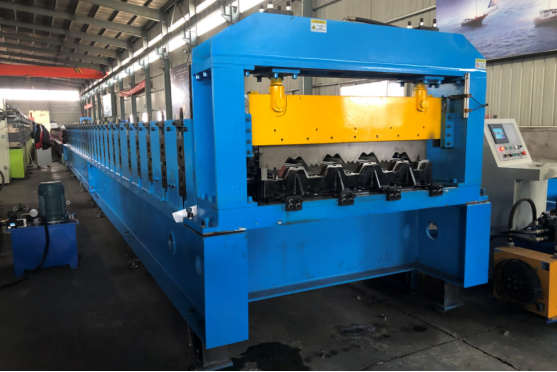 Cellular Decking Metal Roof Decking Making Machine For Steel Structure Construction