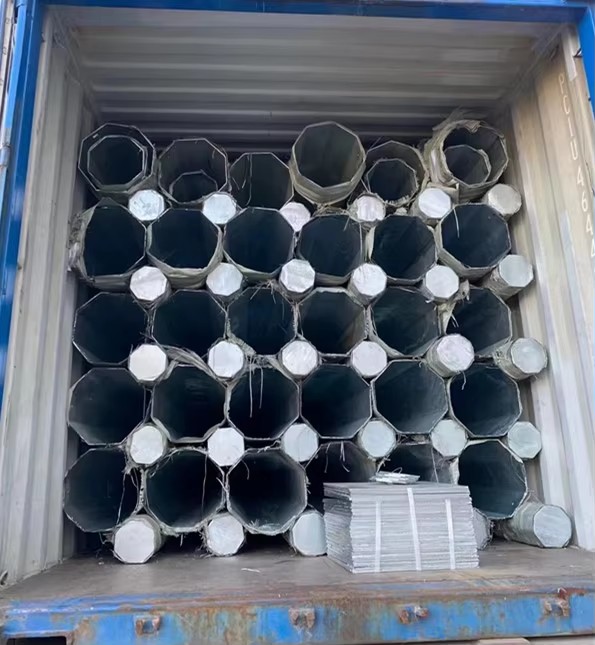Galvanized Steel Tube Self Supporting AntennaTelecommunication Monopole with Multi-platform