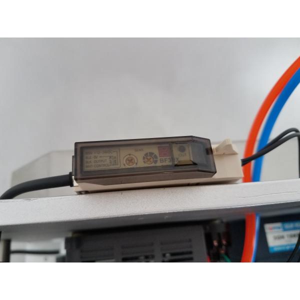 Desktop Adhesive Sticker Semi Automatic Bottle Label Applicator Pneumatic Type