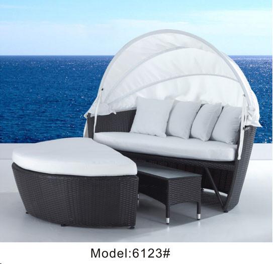 Quality Patio furniture rattan wicker daybed with ottoman & coffee table ---6123 for sale