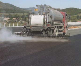 Quality Durable Bitumen Distributor Truck  Temperature Adjustable Asphalt Distributor Trailer for sale