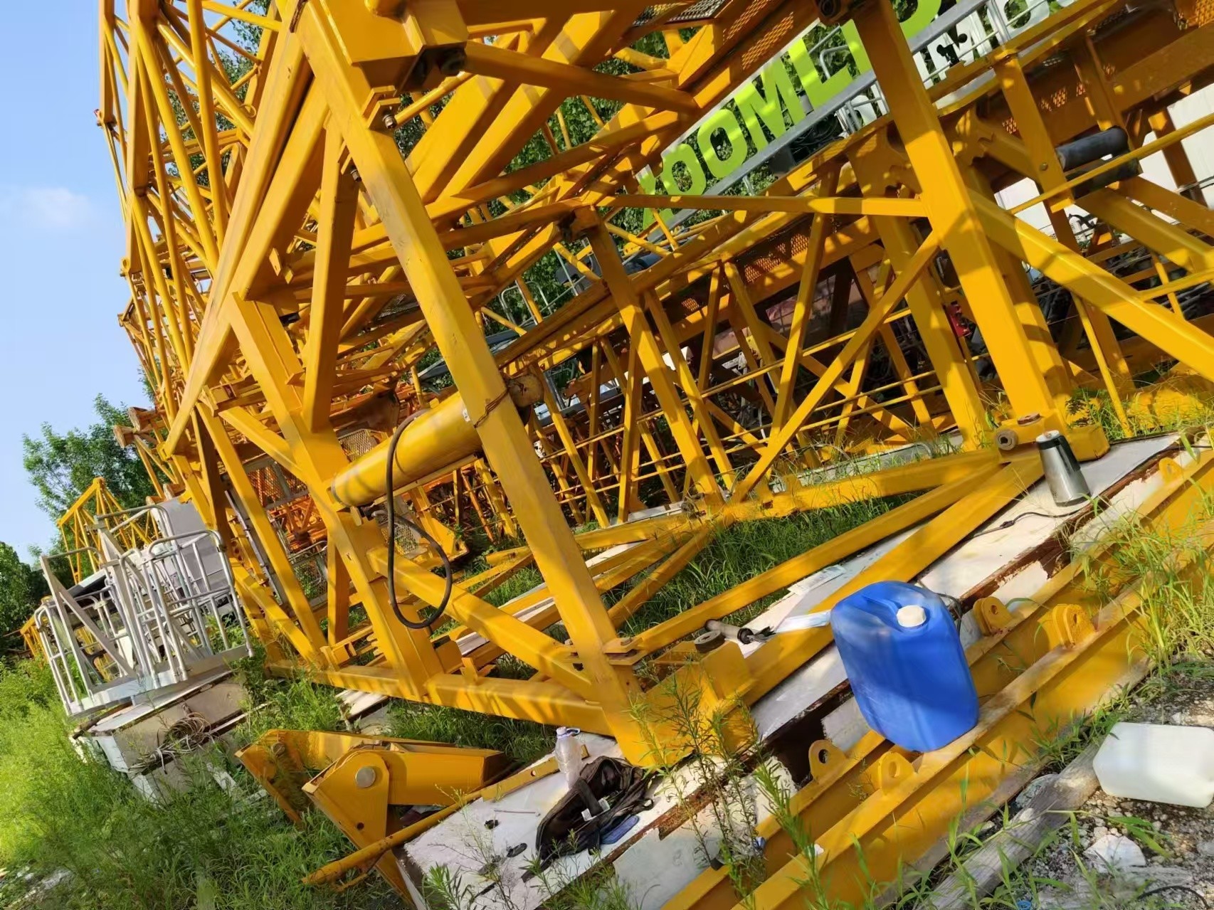 12 Tons QTZ250 7020 Used Tower Crane With L68B Mast Sections Made In 2019 Year