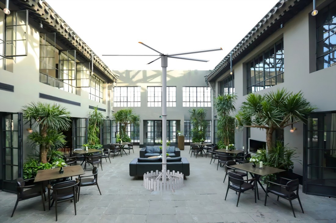 China Pole Mounted Hvls Fan 24ft Electric Low Noise Large Outdoor Fan For Square wholesale