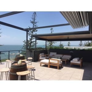 Bioclimatic Retractable Roof Pergola Rain Protection 13.5M Width