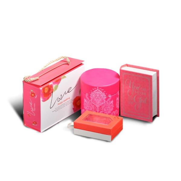 Fashion Classic Cardboard Gift Box With Handle For Cosmetic / Perfume