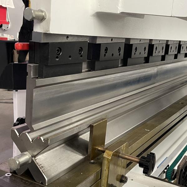 250T 3200MM CNC Hydraulic Press Brakes With Angle And Length Automatic Correction