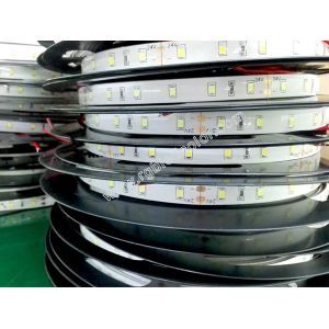 China 2835 luz de tira llevada wholesale