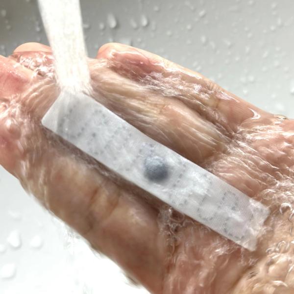 Advanced UHF RFID Smart Tags For Intelligent Uniform Management In Healthcare Facilities