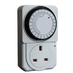 China 220V Programmable Grounded Plug In Timer socket wholesale