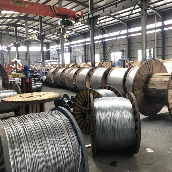 Low Voltage Heavy Duty Aluminium Conductor Cable UV Resistant For Power Grids Oxide-Coated Long-Distance Use