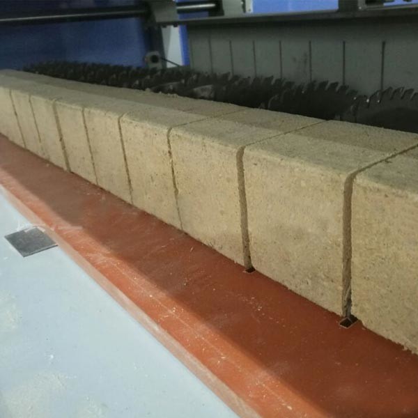 Automatic Sawdust Wood Pallet Block Cutting Machine