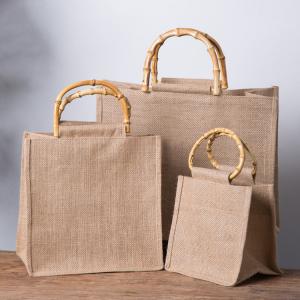 China Reusable Shopping Burlap Tote Bag Jute Tote Bag Bamboo Handle wholesale