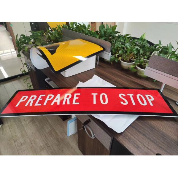 Waterproof Aluminum Traffic Safety Warning Signs Road Australian Swing Stand Sign Quadraped Stand Frame Roadway Safety Traffic Control Signs Traffic