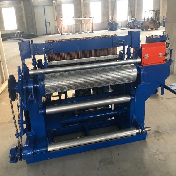 Quality 4ft Width 220V Roll Mesh Welding Machine Reduction Gearbox Stainless for sale