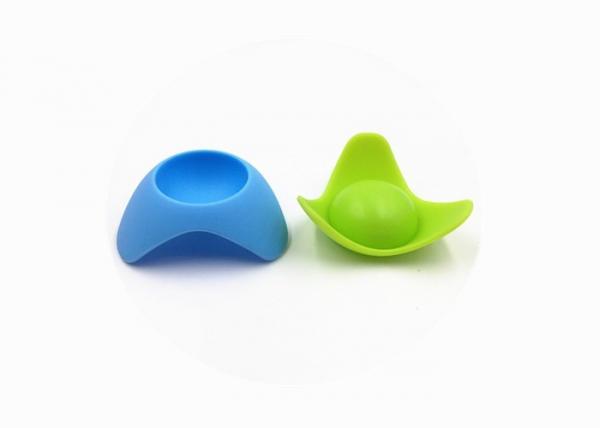 Cute Silicone Kitchen Gadgets / Silicone Egg Holder Color Customized
