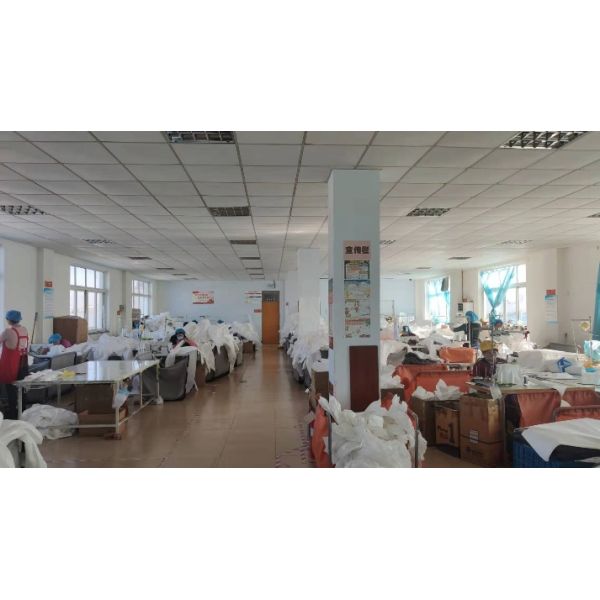 OEM Disposable Protective Suit Farming Agriculture PP Disposable Coverall