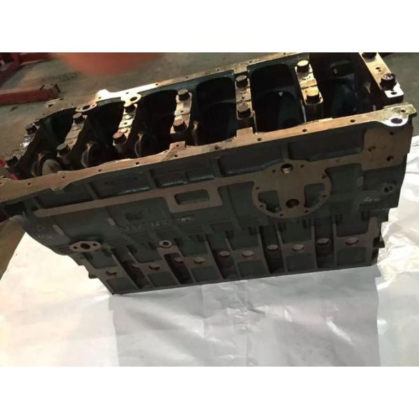 Anti Friction D2366 65.01101-6079 Diesel Engine Cylinder Block