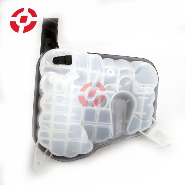 C2D36671 Auto Cooling Systems Engine Radiator Cooling Pot Coolant Expansion Tanks