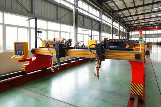 Quality Double Drive CNC Plasma Cutting Table With XPR300 Plasma Cutter 2 Year Warrantry for sale