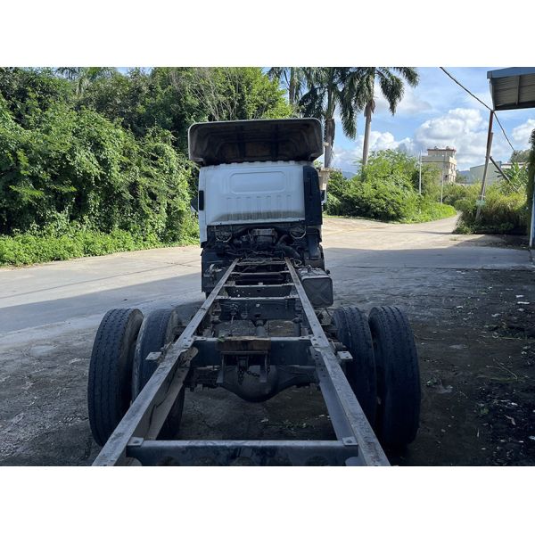 8-10 Ton Used Medium Duty Trucks 4x2 Drive Long Lasting Diesel Fuel