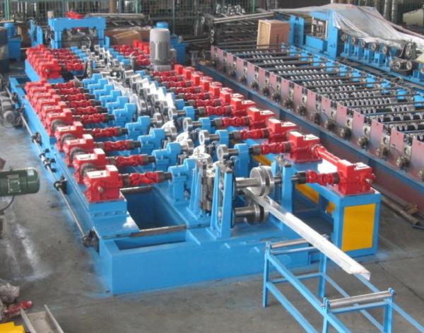 Quality C and Z Gearbox Type Purlin Roll Forming Machine for sale