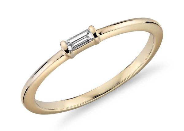 Quality Baguette Cut 9K Gold Ring 2.0×4.0MM 0.11ct Weight Prong Setting Type for sale