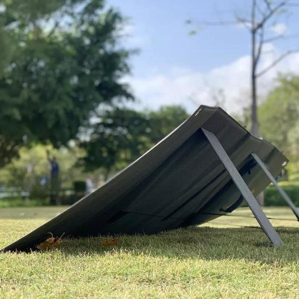 Splash Proof 100w 200w 18V Portable Folding Solar Panels For Camping