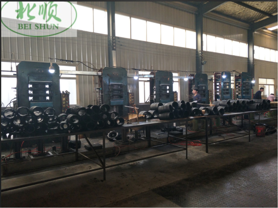 China Rubber Vulcanizing Press Machine For Producing Agricultural Vehicle Tires wholesale