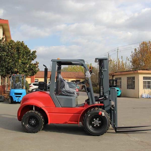 3.5 Ton 2 Wheel Drived Forklift Truck Hydraulic Transmission Rough Terrain