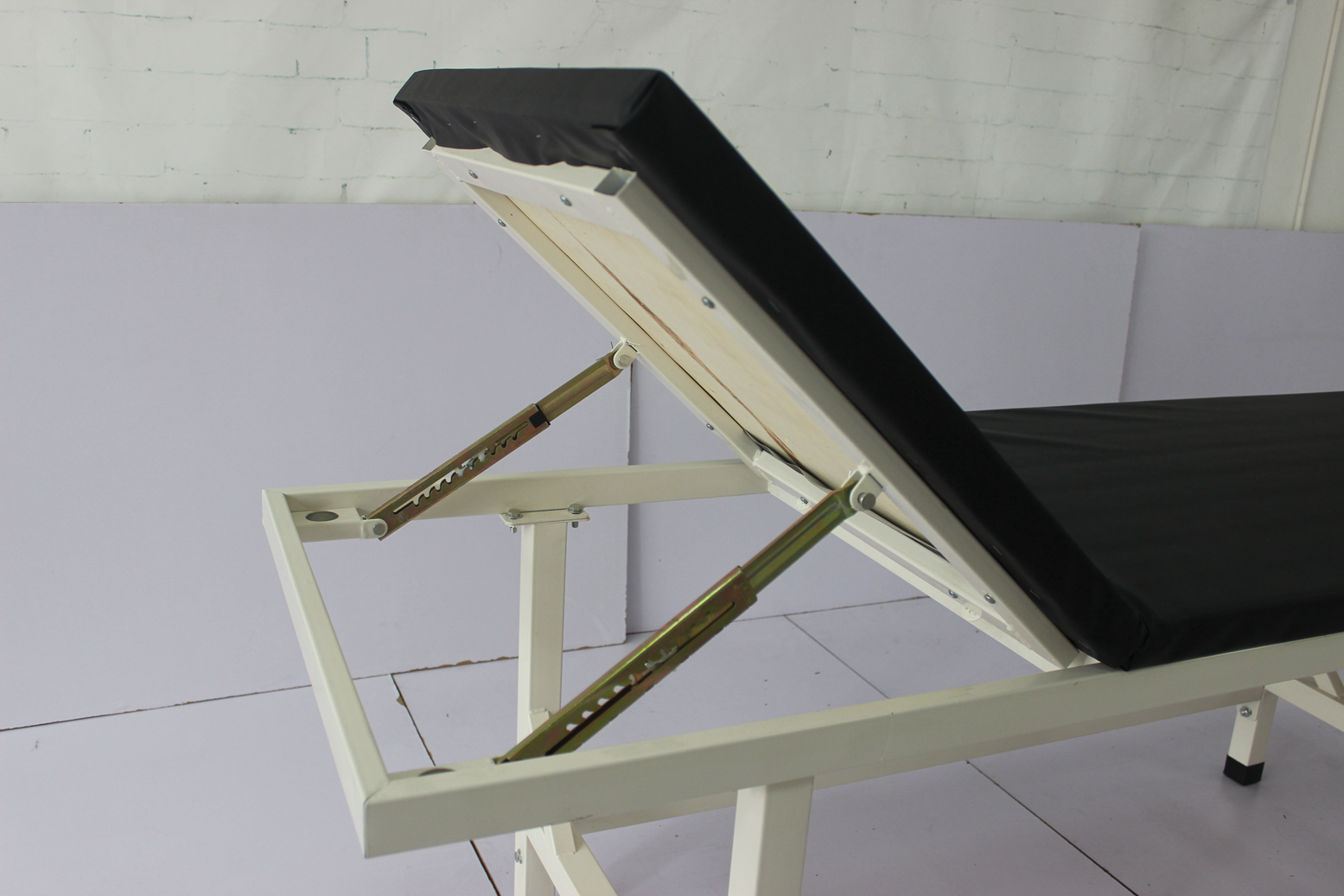 Aluminum Alloy Medical Gynae Examination Beds Manually Lifting