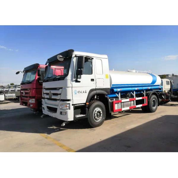 Sinotruk 10cbm Water Liquid Fuel Tank Truck 4 * 2 266hp With Air Conditioner